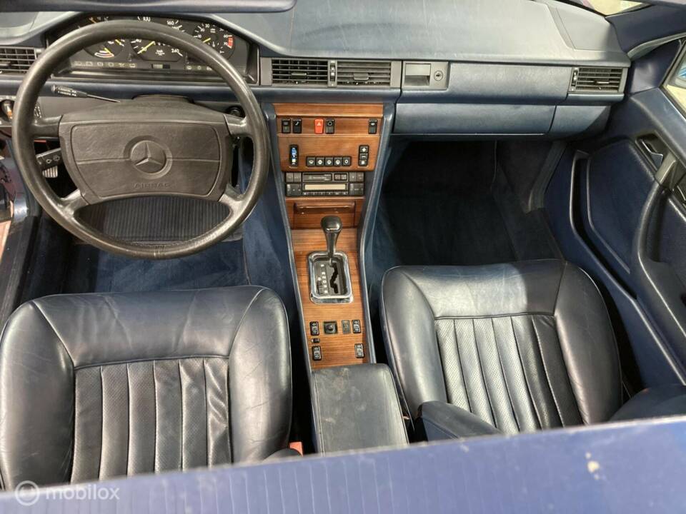 Bild 41/50 von Mercedes-Benz 300 E (1986)