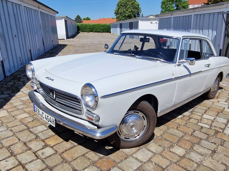 Image 3/14 of Peugeot 404 Coupé (1964)