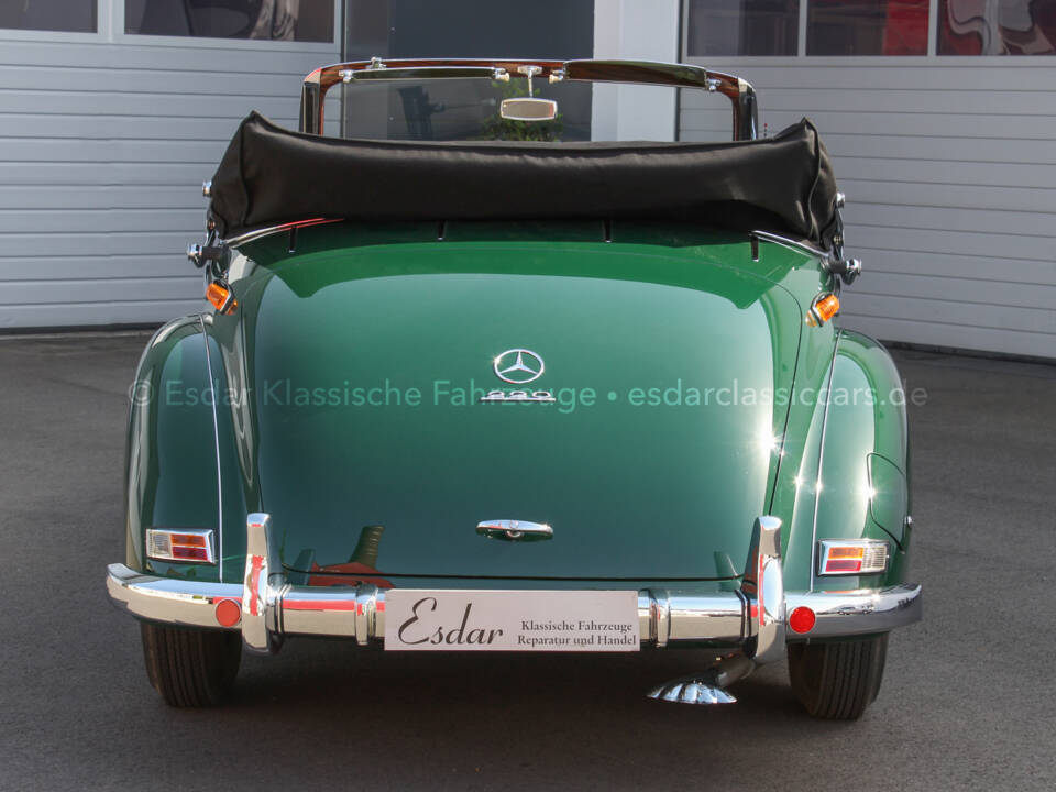 Image 19/38 de Mercedes-Benz 220 Cabriolet A (1955)