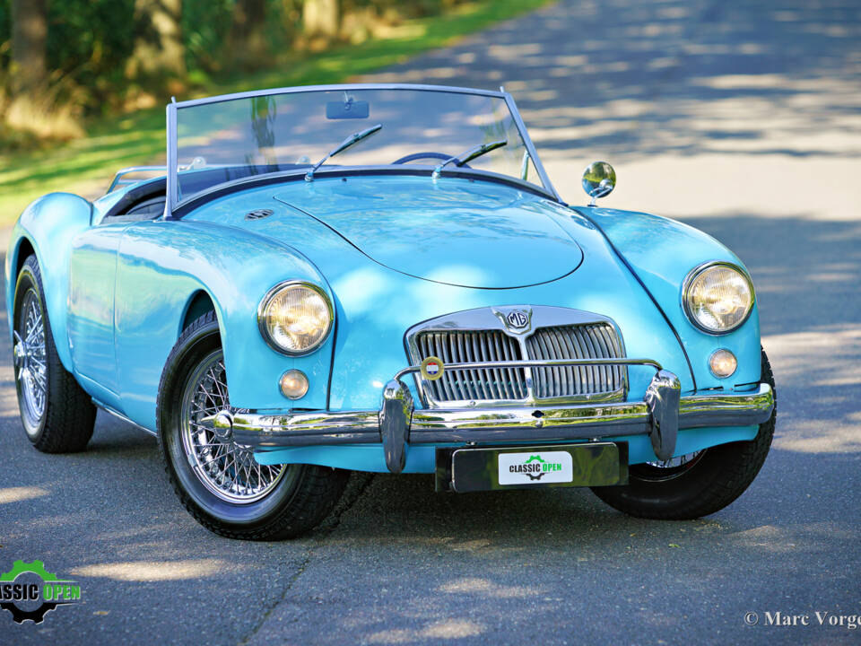 Image 15/46 of MG MGA 1500 (1957)