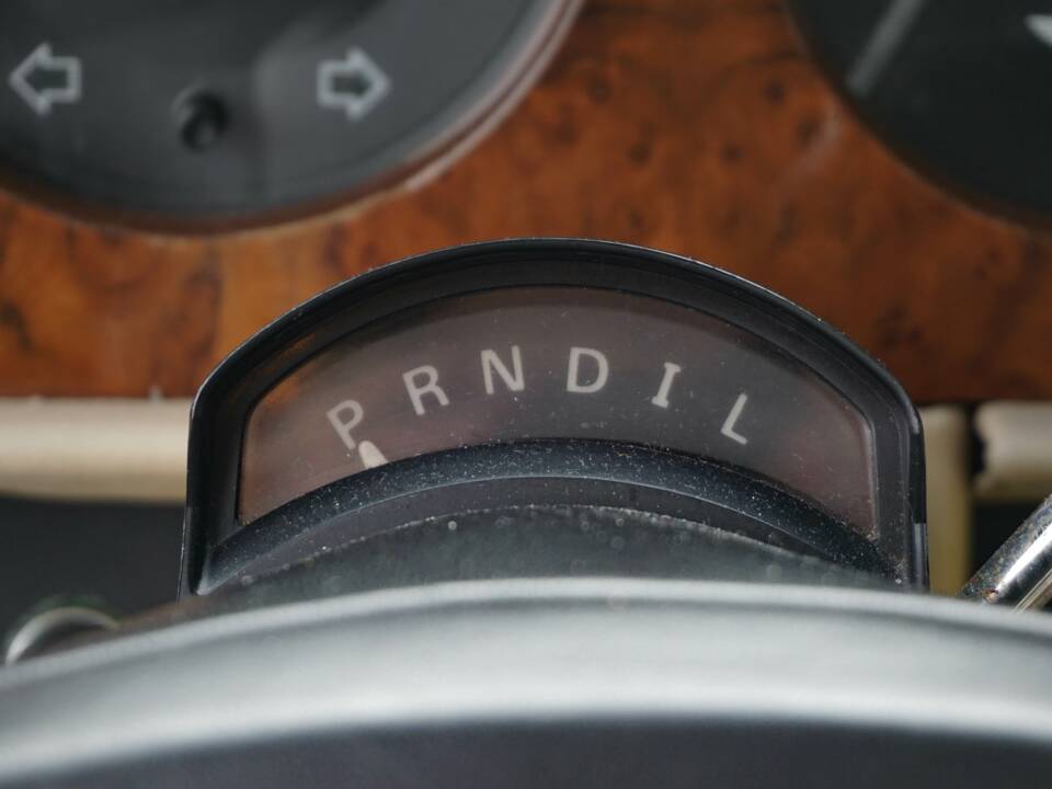 Image 30/45 of Bentley Turbo R (1988)