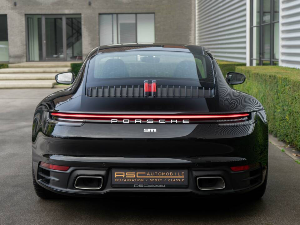 Image 17/30 of Porsche 911 Carrera (2022)