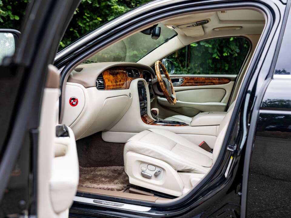 Bild 38/50 von Daimler Super Eight (2008)