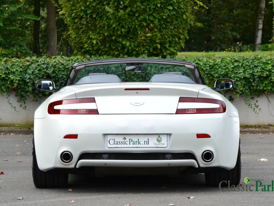 Image 16/50 of Aston Martin V8 Vantage (2007)