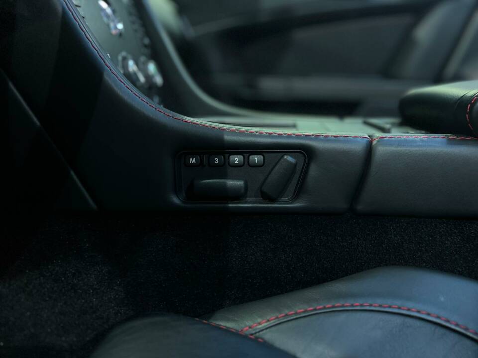 Imagen 51/60 de Aston Martin V8 Vantage Roadster (2008)