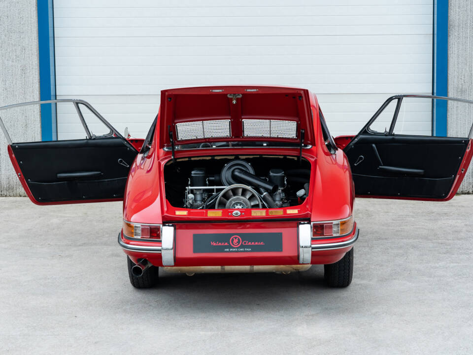 Image 66/100 of Porsche 911 2.0 (1965)