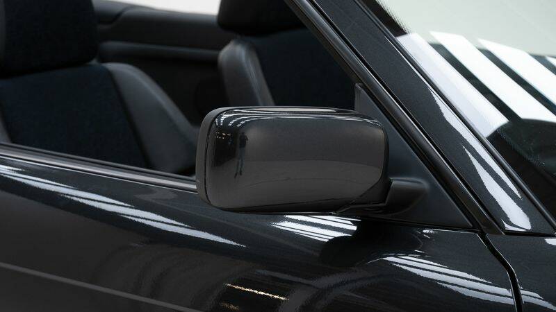 Image 13/15 of BMW 325i (1993)