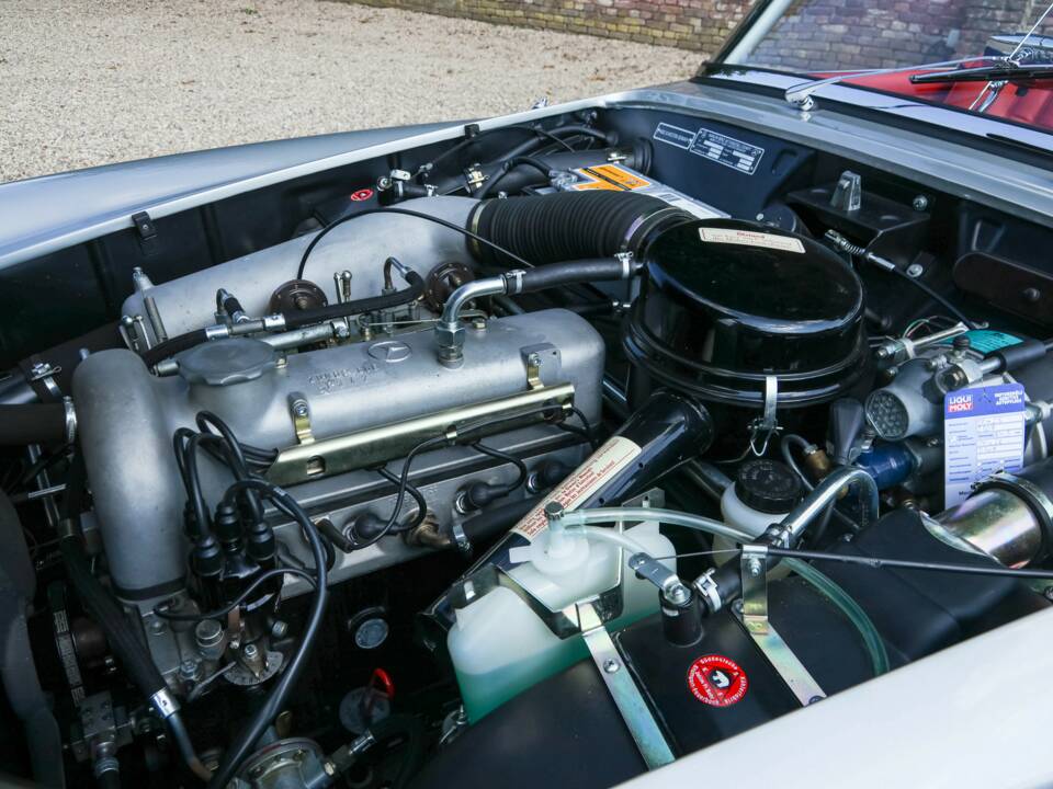 Image 30/50 de Mercedes-Benz 190 SL (1960)
