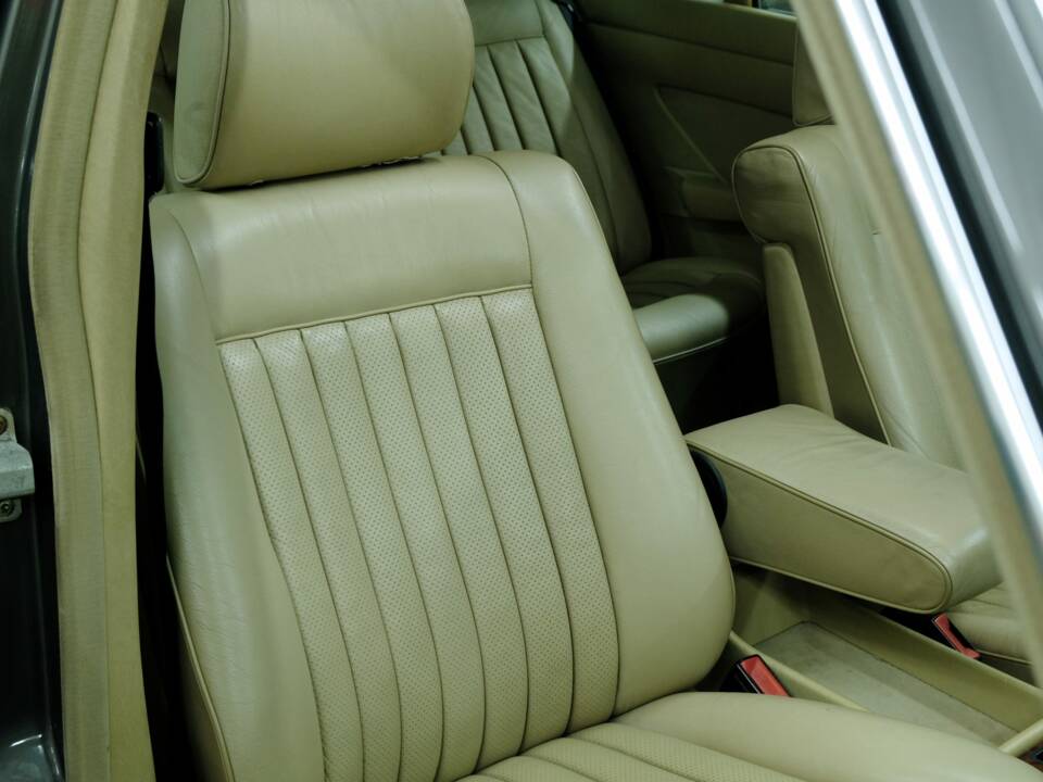 Bild 21/50 von Mercedes-Benz 500 SEL (1983)