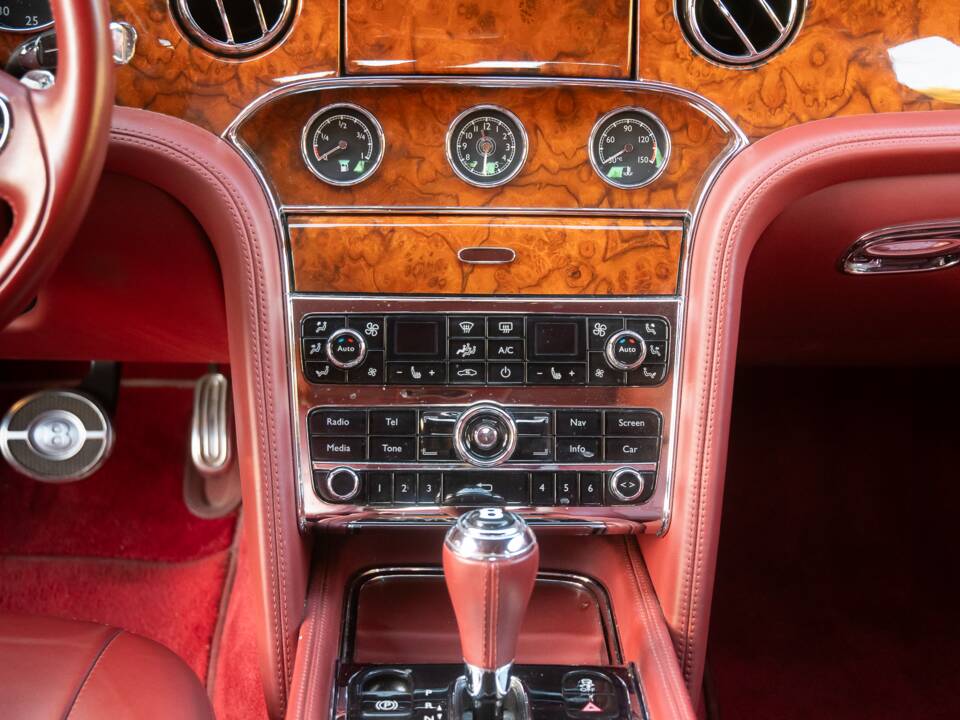 Afbeelding 16/31 van Bentley Mulsanne (2011)