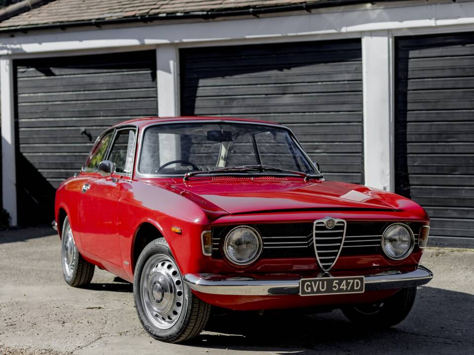 Image 13/50 of Alfa Romeo Giulia 1600 Sprint GT Veloce (1966)