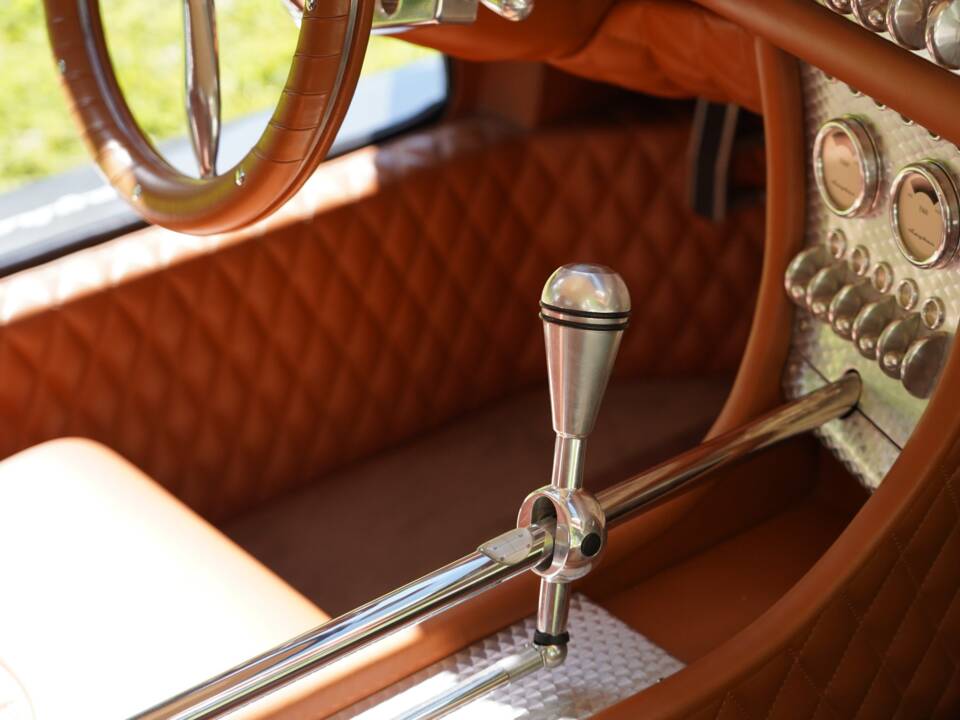 Image 16/21 of Spyker C8 Spyder (2006)