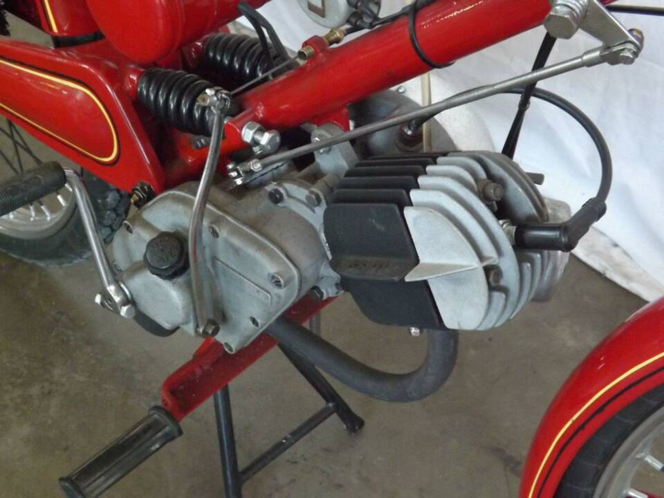 Image 22/50 de Moto Guzzi Cardellino 65 (1955)
