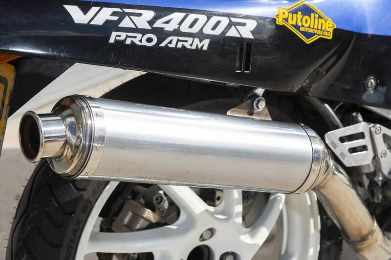 Bild 10/47 von Honda VFR 400 R (1988)