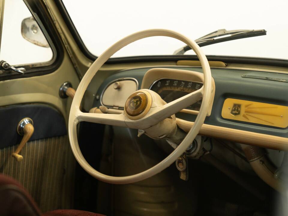 Image 21/30 of Renault Dauphine Gordini (1961)