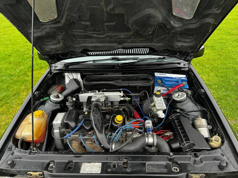 Image 36/38 de Ford Escort turbo RS (1990)