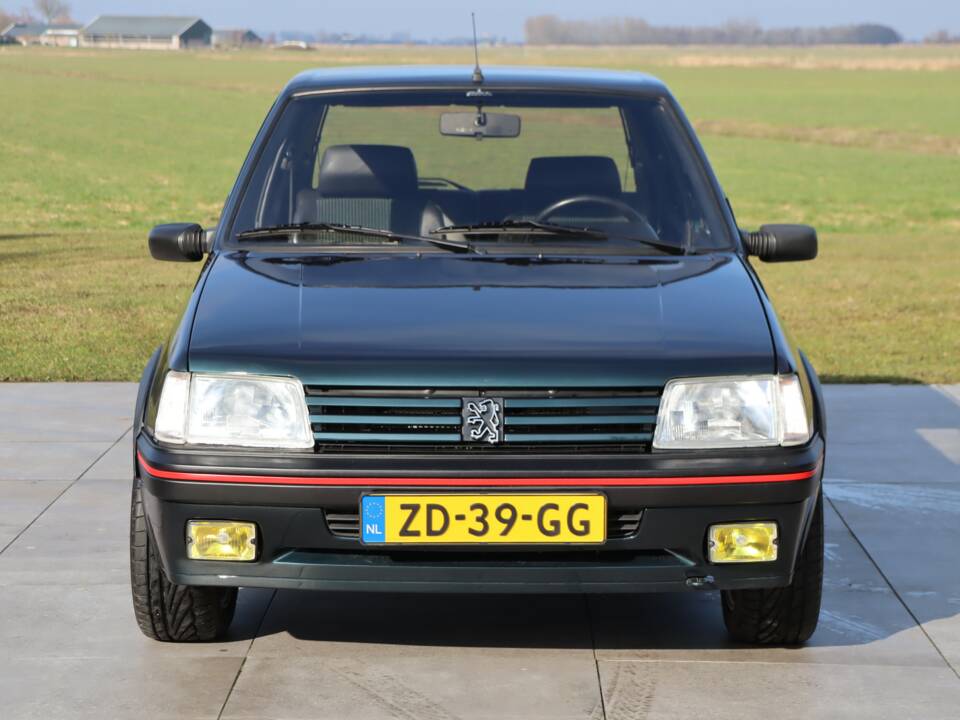 Bild 16/50 von Peugeot 205 GTi 1.9 (1991)