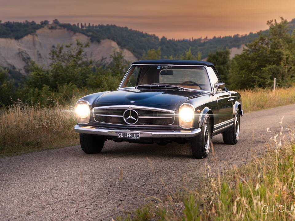 Image 10/79 de Mercedes-Benz 280 SL (1969)