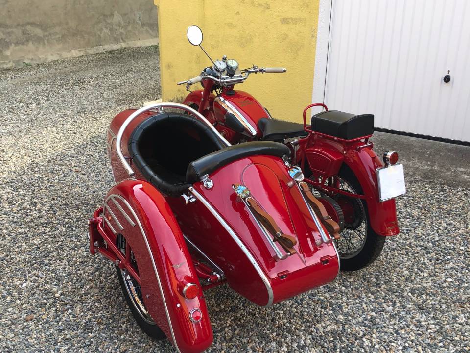 Image 5/9 de Moto Guzzi GTV 500 (1949)