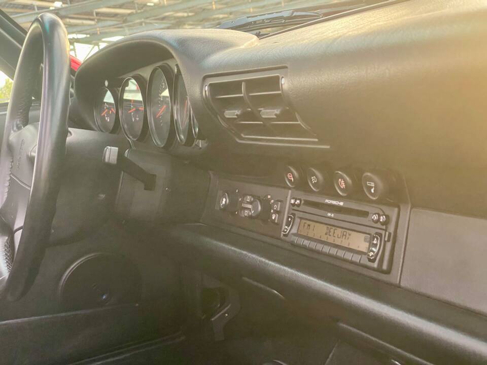 Bild 20/44 von Porsche 911 Carrera (1994)