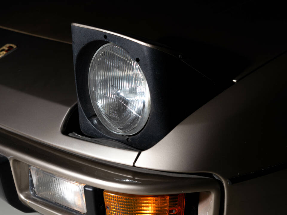 Image 33/44 de Porsche 924 (1983)