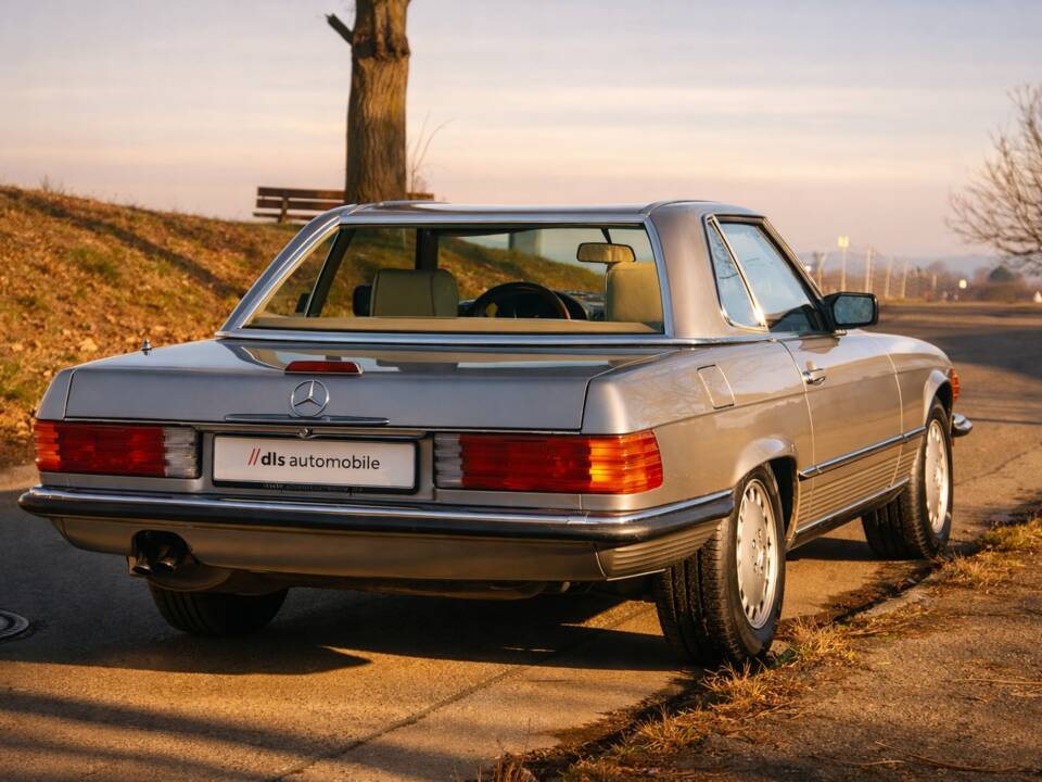 Bild 3/30 von Mercedes-Benz 560 SL (1989)