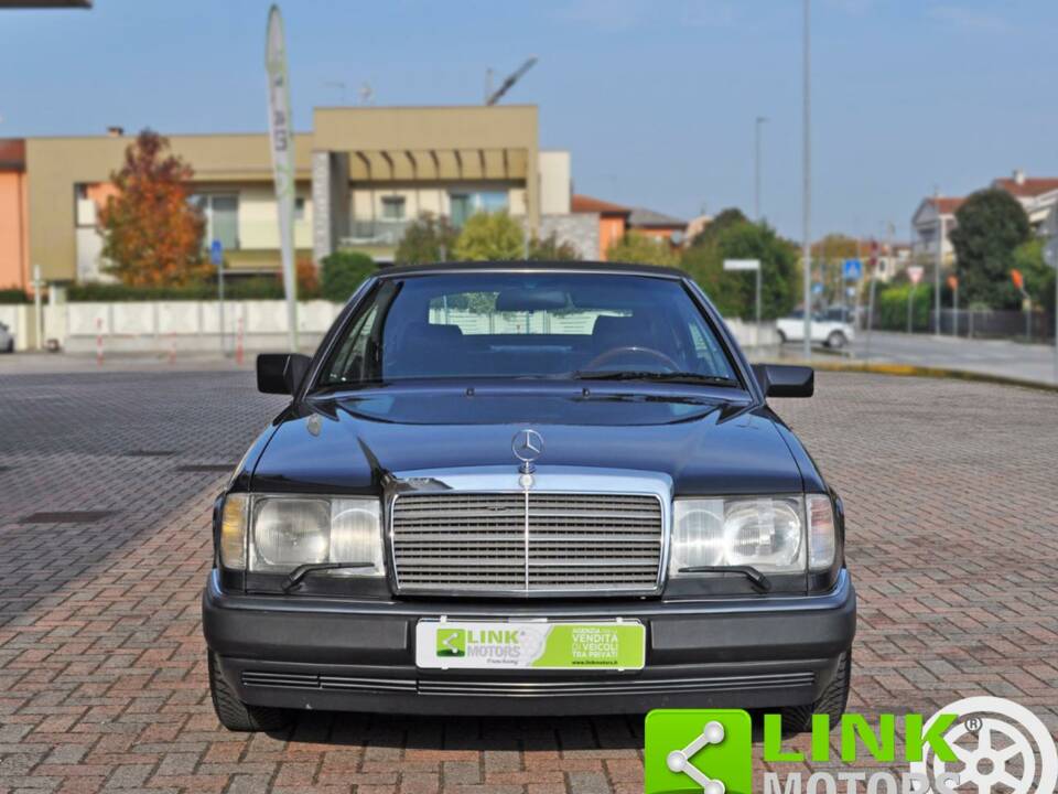 Image 8/10 of Mercedes-Benz 300 CE (1993)