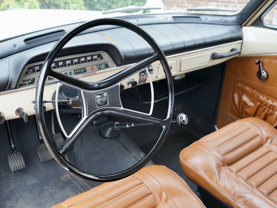 Image 3/50 of Volvo P 121 (1967)