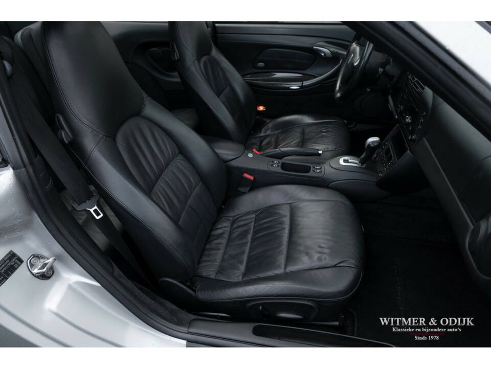 Image 8/28 of Porsche 911 Carrera (2000)