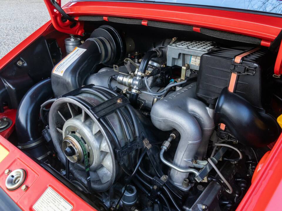 Bild 34/50 von Porsche 911 Carrera 3.2 (1988)