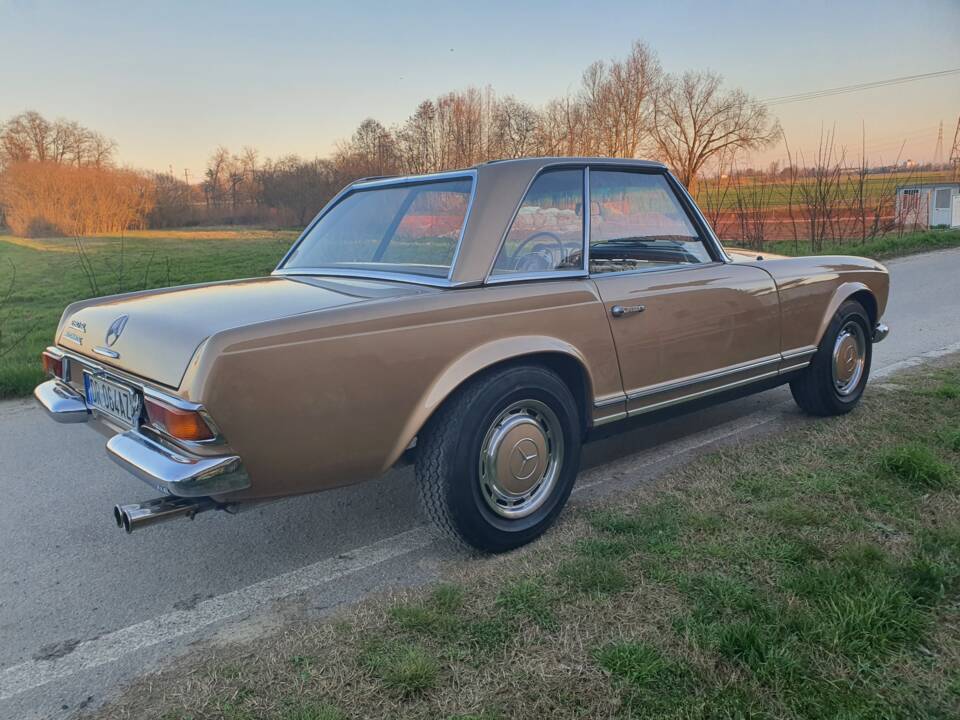 Afbeelding 5/16 van Mercedes-Benz 280 SL (1970)