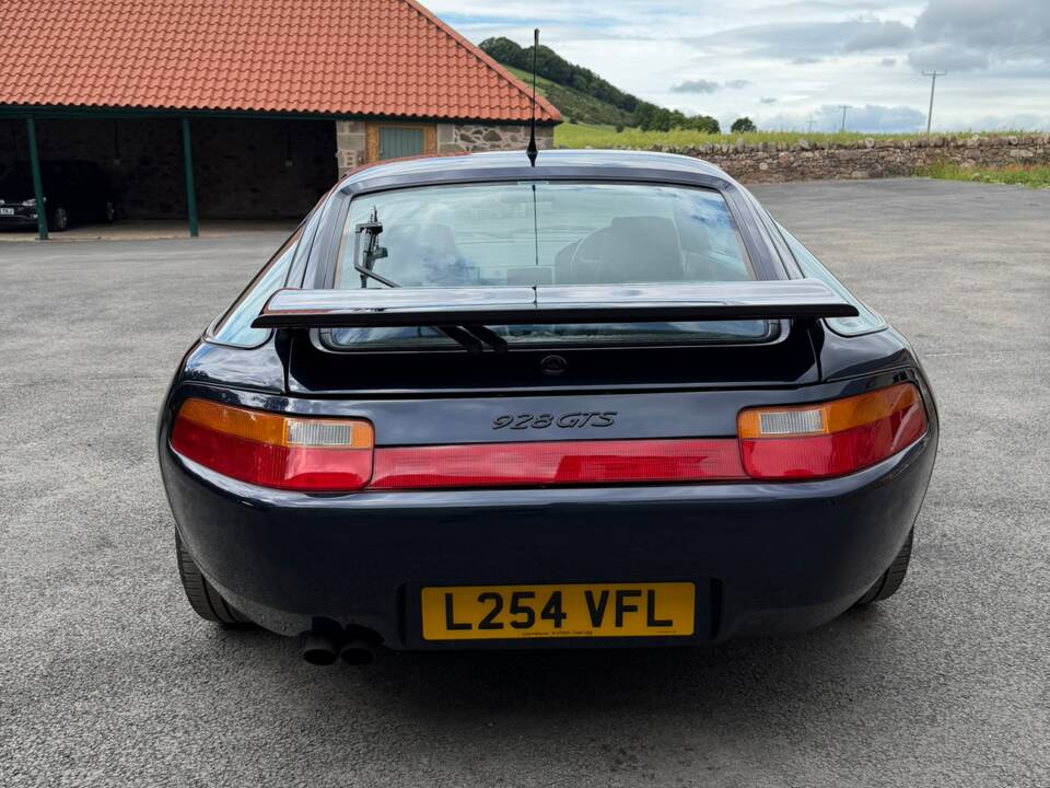 Image 11/43 of Porsche 928 GTS (1994)