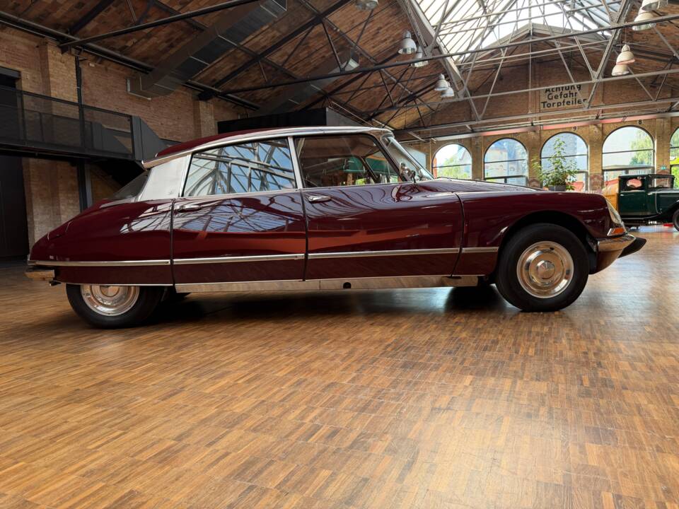 Afbeelding 8/37 van Citroën DS 21 Pallas (1967)