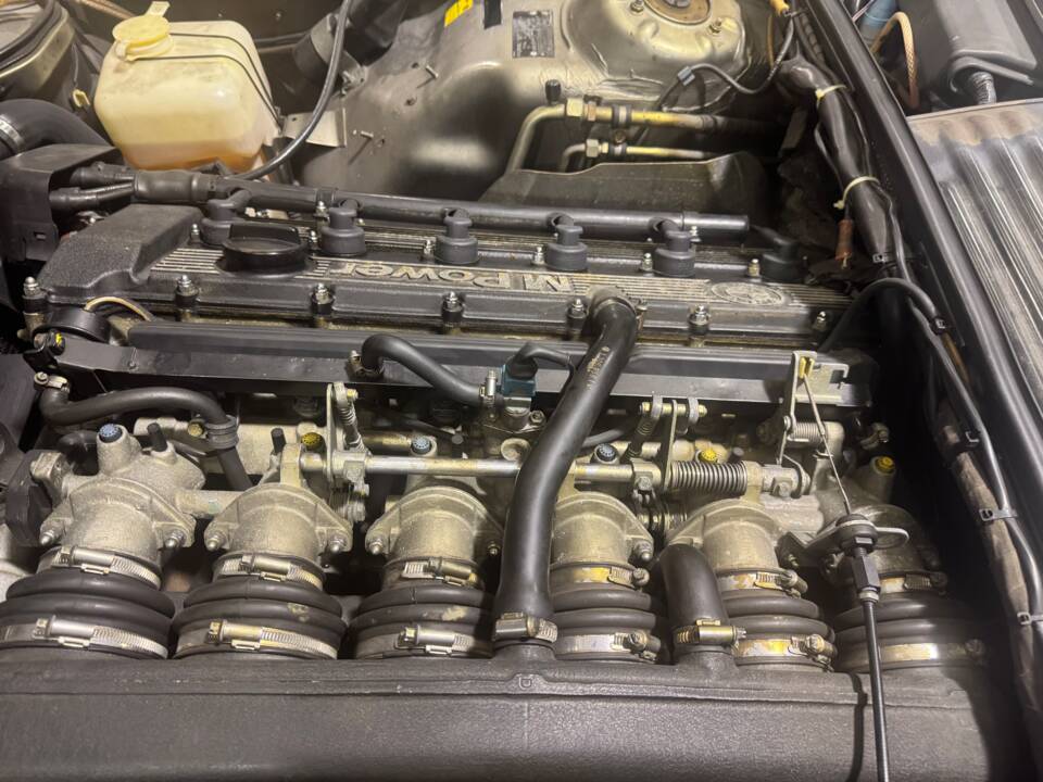 Image 76/79 of BMW M 635 CSi (1989)