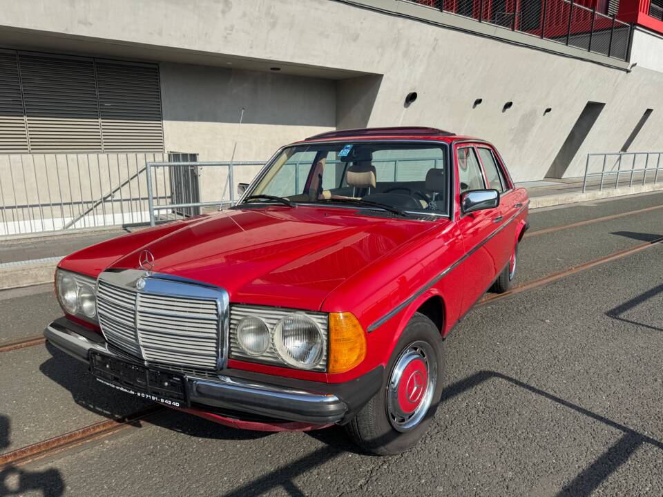 Afbeelding 5/65 van Mercedes-Benz 200 D (1982)