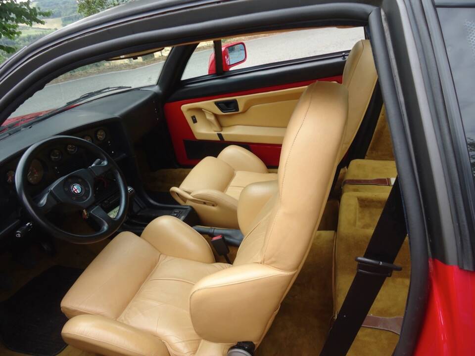 Image 11/32 of Alfa Romeo SZ (1990)