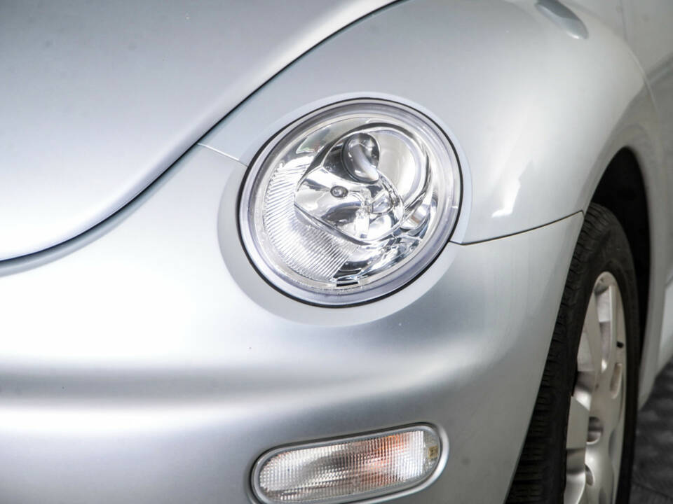 Bild 22/50 von Volkswagen New Beetle 2.0 (2003)