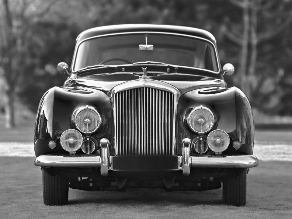 Image 3/4 of Bentley R-Type Continental (1954)