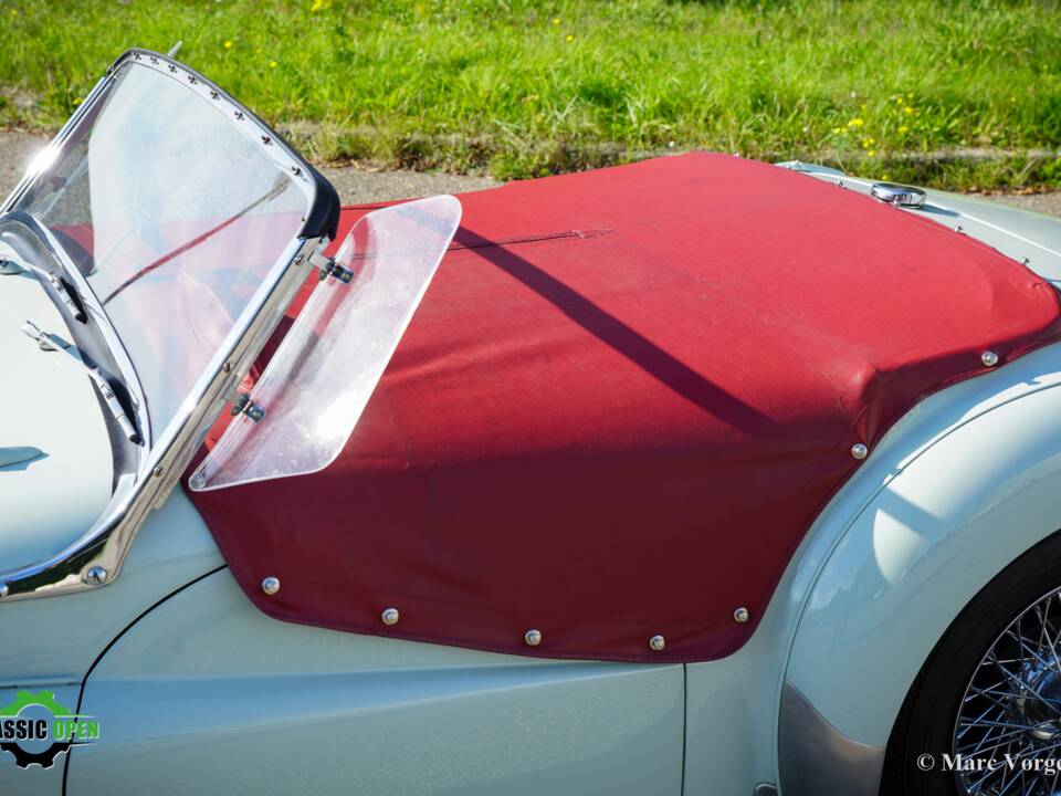 Image 30/45 of Triumph TR 2 (1954)