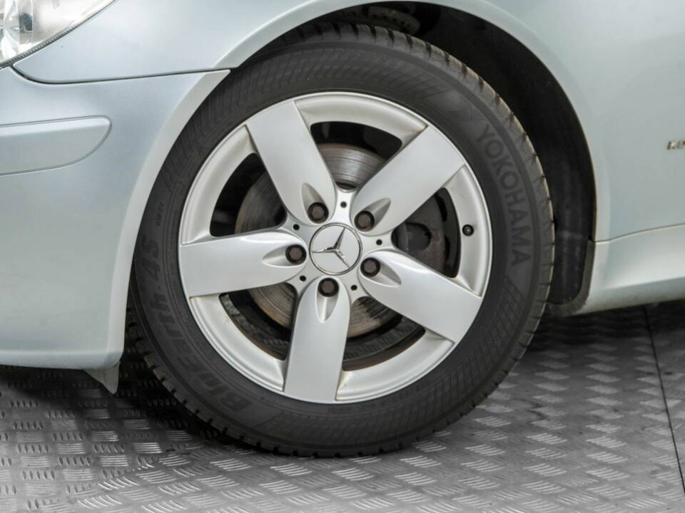 Immagine 4/50 di Mercedes-Benz SLK 200 Kompressor (2004)
