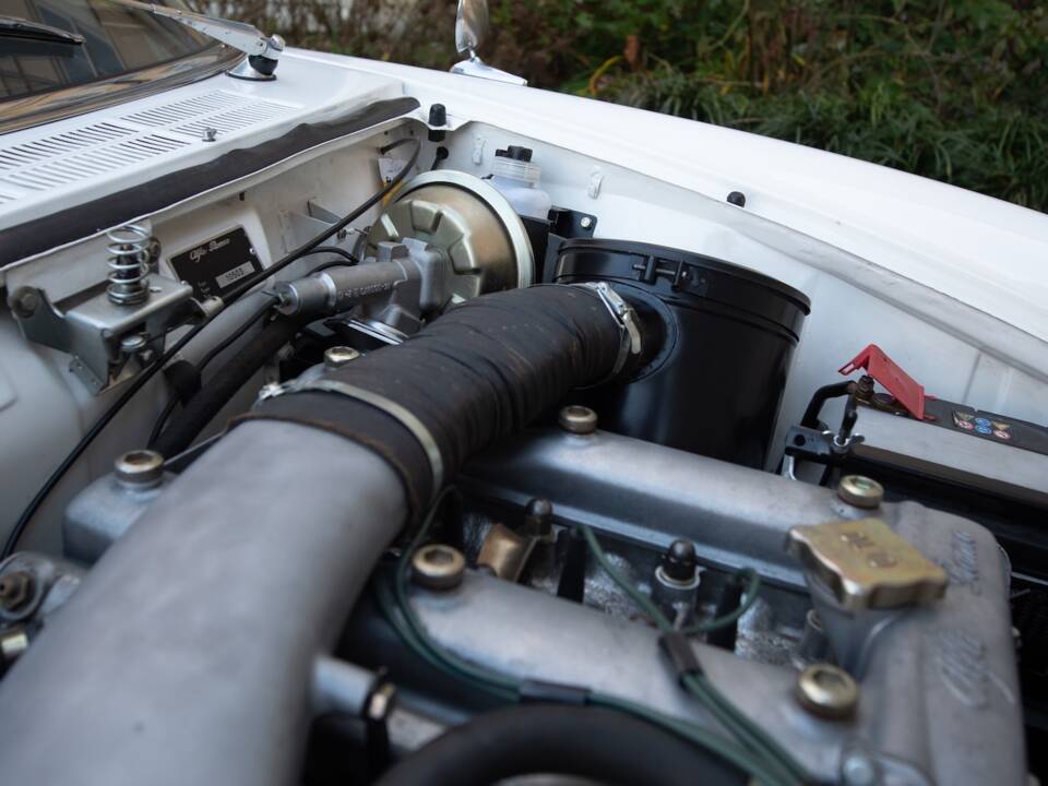 Image 35/50 de Alfa Romeo 1600 Spider Duetto (1967)