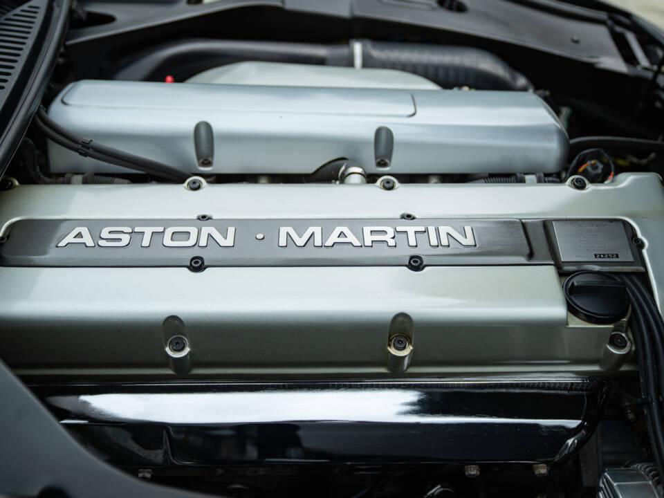 Bild 33/37 von Aston Martin DB 7 Volante (1998)
