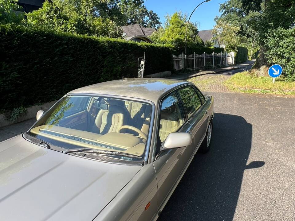 Image 6/31 of Jaguar XJ6 3.2 (1995)
