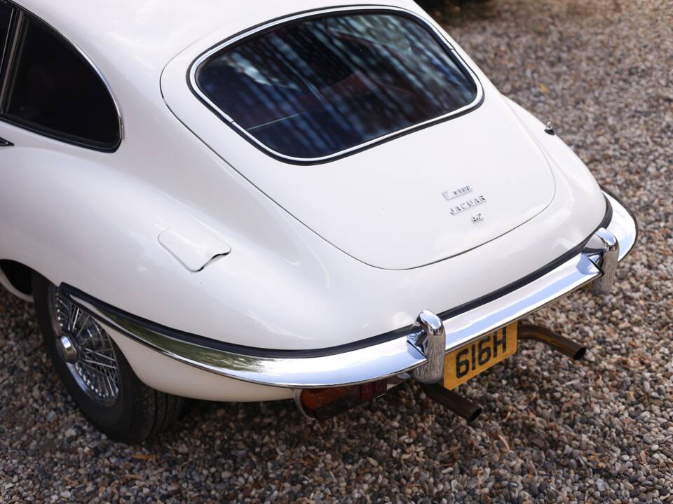 Image 45/50 de Jaguar Type E (2+2) (1970)
