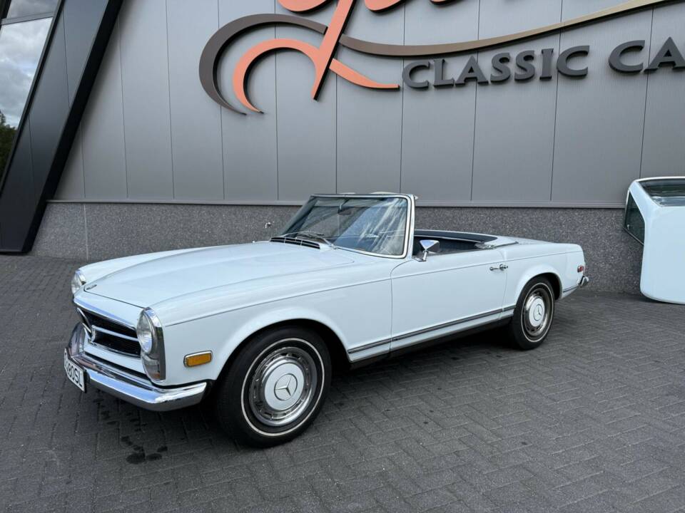 Image 5/50 of Mercedes-Benz 280 SL (1968)