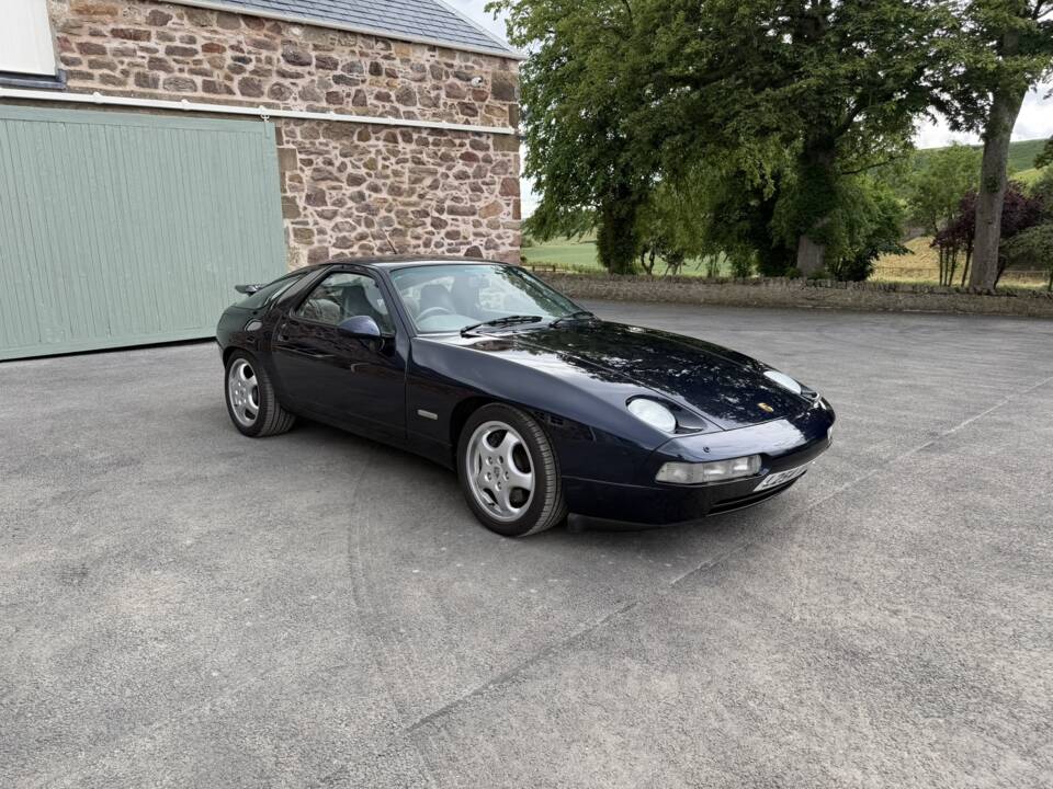 Image 40/43 of Porsche 928 GTS (1994)