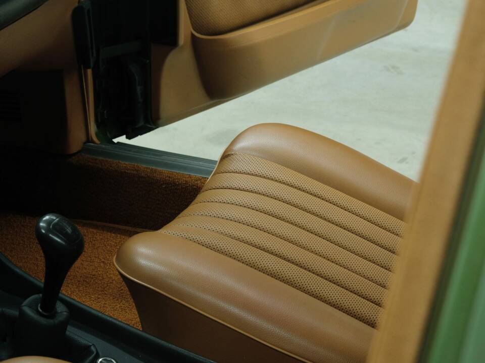 Image 37/50 de Mercedes-Benz 350 SE (1975)