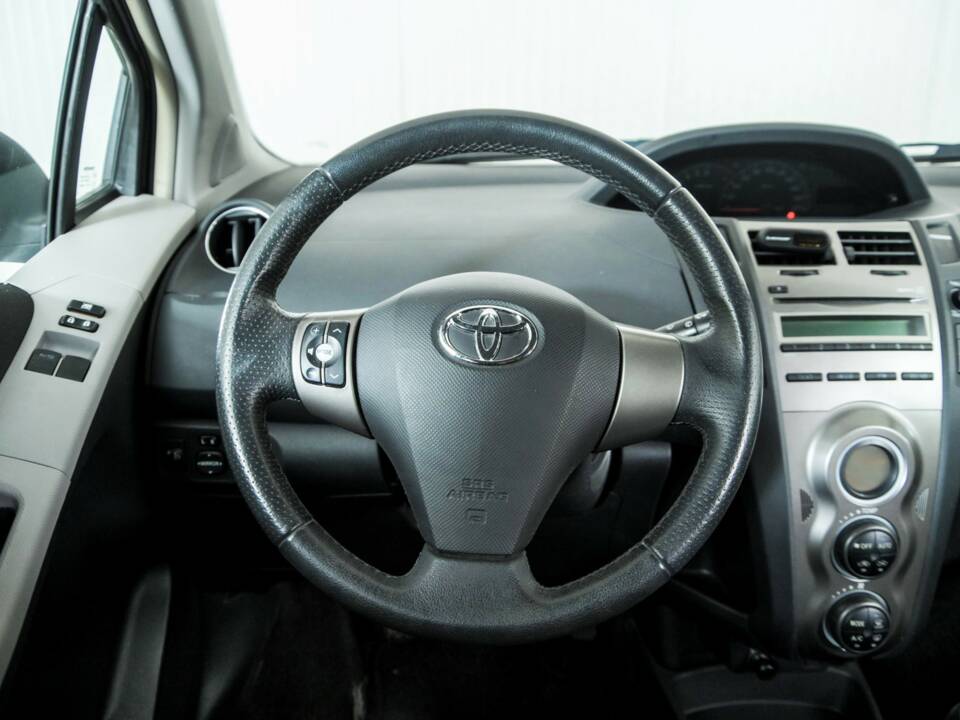 Bild 8/50 von Toyota Yaris 1.33 VVT-i (2011)