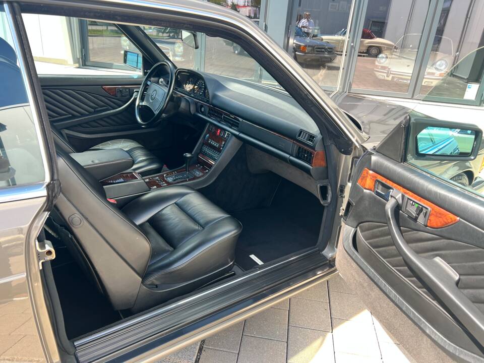 Bild 24/33 von Mercedes-Benz 560 SEC (1991)