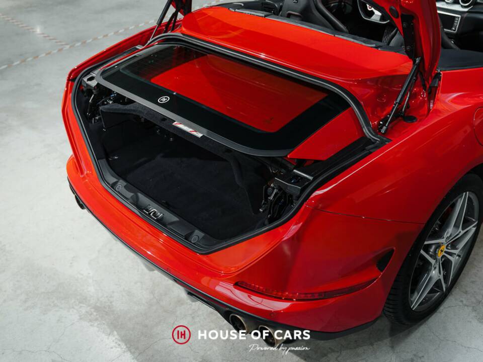 Bild 14/25 von Ferrari California T (2014)